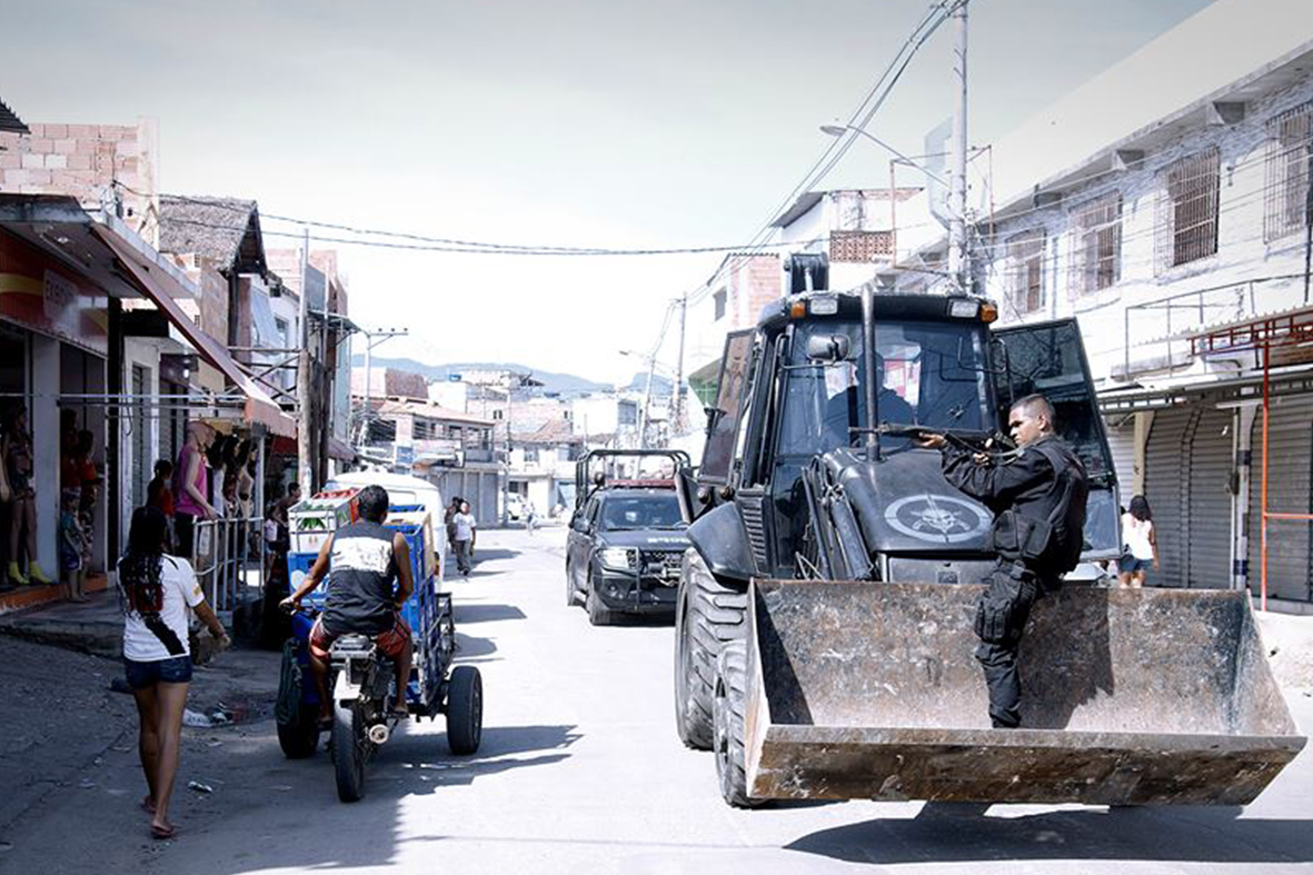 Ocupação do Exército na Favela da Maré, zona norte do Rio, fevereiro de 2014 — Foto: Rafael Daguerre