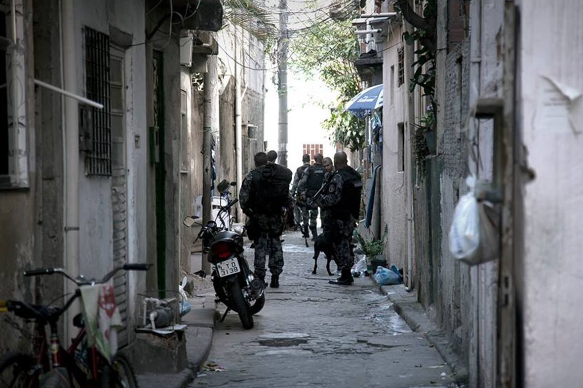 Ocupação do Exército na Favela da Maré, zona norte do Rio, fevereiro de 2014 — Foto: Rafael Daguerre