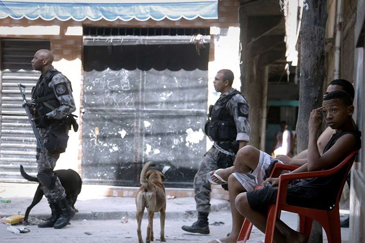 Ocupação do Exército na Favela da Maré, zona norte do Rio, fevereiro de 2014 — Foto: Rafael Daguerre