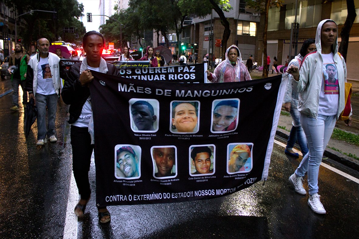 Manifestação no Centro do Rio, parte das atividades do Encontro — Foto: Rafael Daguerre