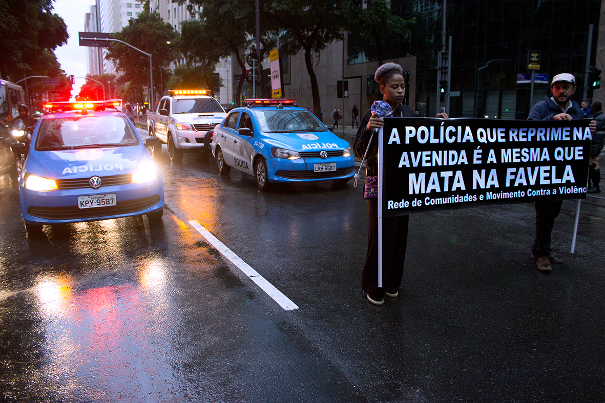 Manifestação no Centro do Rio, parte das atividades do Encontro — Foto: Rafael Daguerre