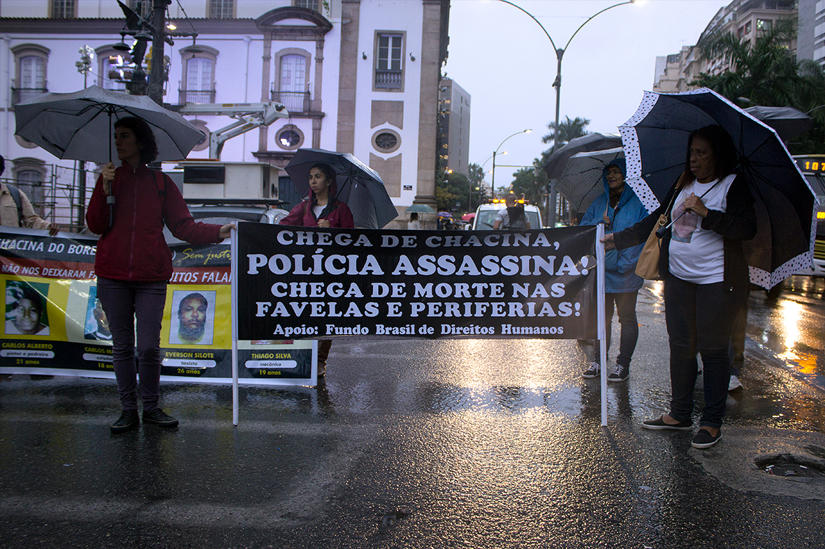 Manifestação no Centro do Rio, parte das atividades do Encontro — Foto: Rafael Daguerre